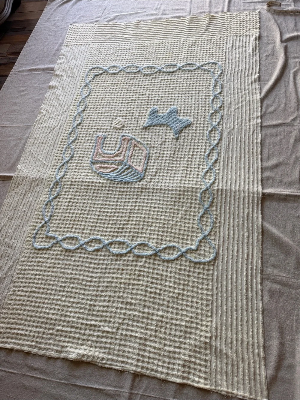 Vtg Chenille crib blanket bedspread featuring a blue puppy with ball & doghouse